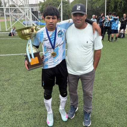 Con el título bajo el brazo: Junior Fernandes fue papá y festejó la Copa Tango